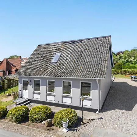 Holiday home 3 Bedroom Stunning In *